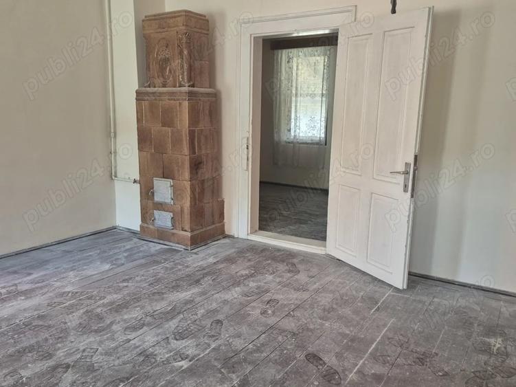 Casă cu 4 camere în Central