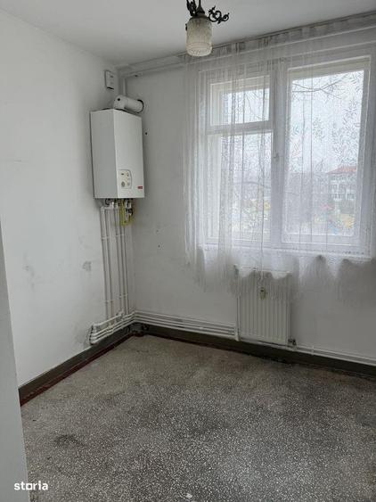 Doua camere semidecomandat - 2