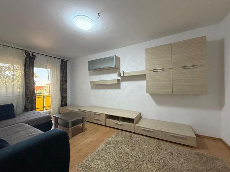 Apartament cu 3 camere în Lipovei