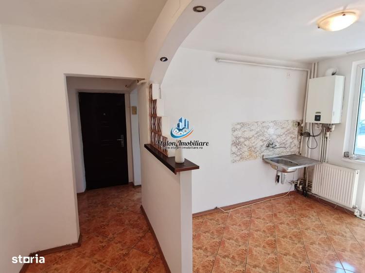 Apartament cu 2 camere decomandat în Precista