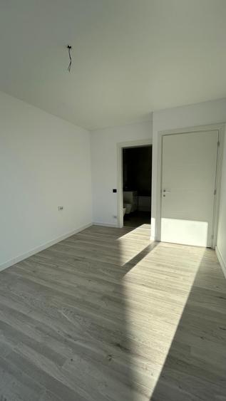 Apartament cu 3 camere semidecomandat în Albert