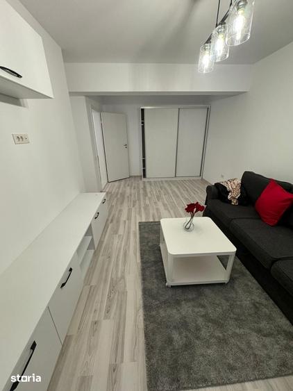 Apartament cu 3 camere decomandat în Apărătorii Patriei