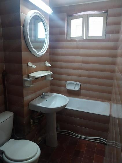 Apartament cu 4 camere decomandat în Exterior Vest