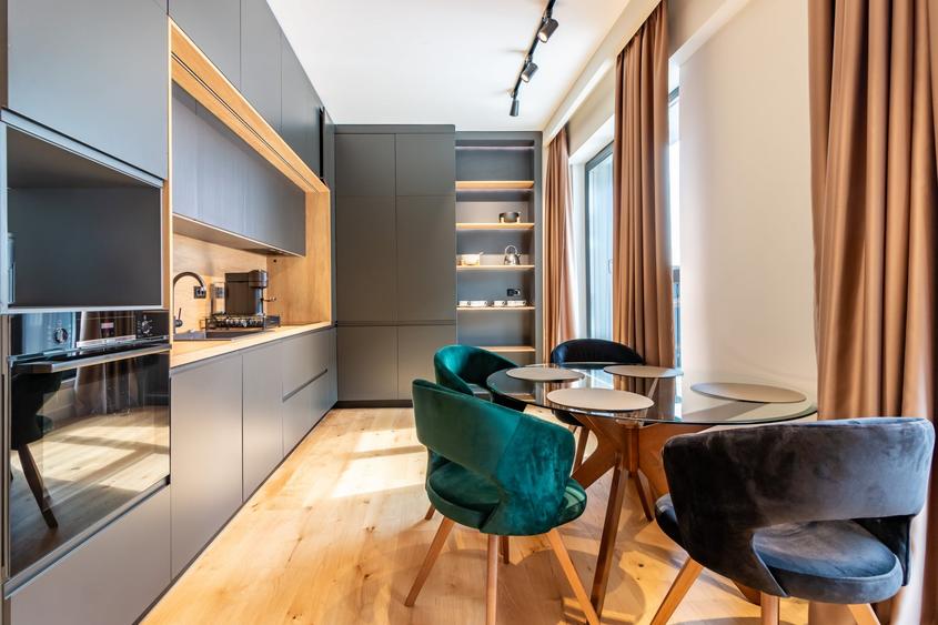 Apartament cu 4 camere decomandat, mobilat în Pipera