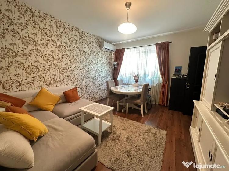 Casă cu 5 camere cu Teren 185 Mp în Vatra Luminoasă