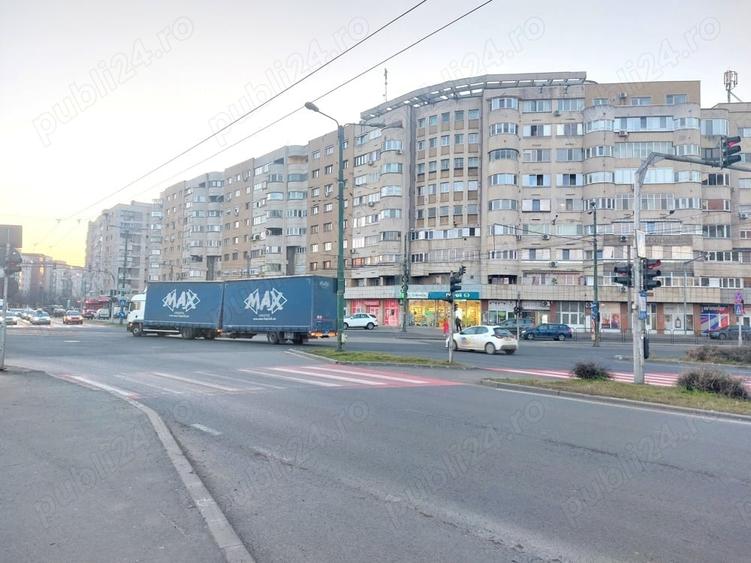 Apartament cu 3 camere semidecomandat în Central