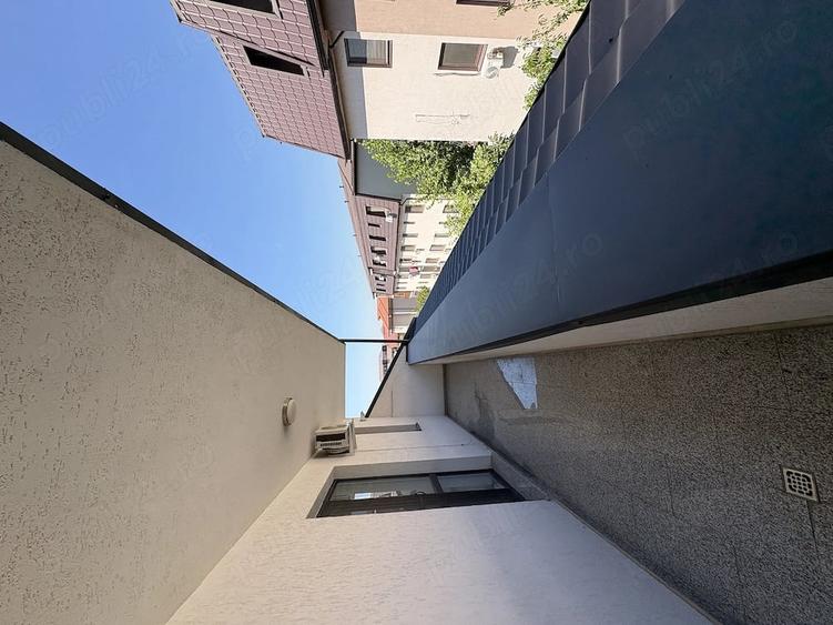 Apartament cu 3 camere decomandat în Dobroești