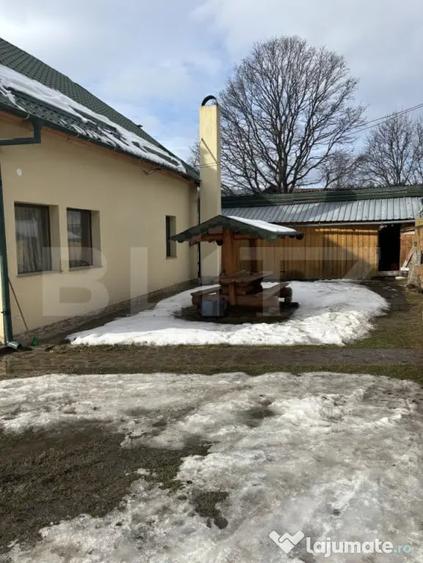 Casă cu 3 camere cu Teren 1300 Mp în Central