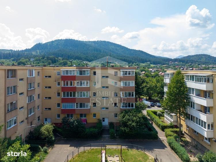 Apartament cu 3 camere decomandat în Electroprecizia