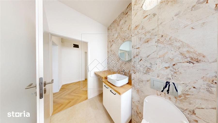 Apartament cu 4 camere în Cristian