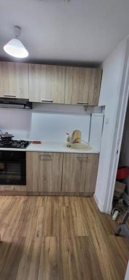 Apartament cu 3 camere, mobilat în P-ța Universității