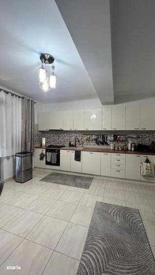 Casă cu 4 camere în Crevedia