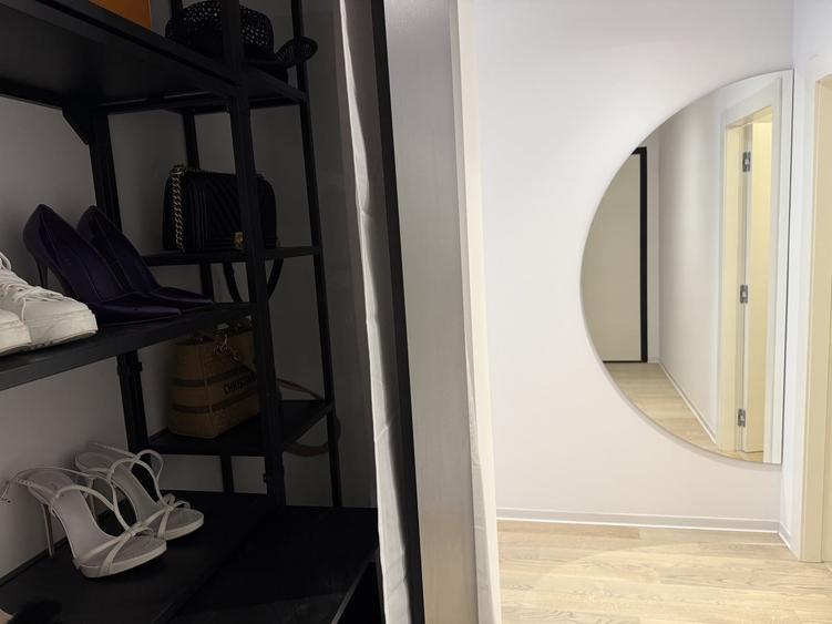 Apartament cu 3 camere decomandat în Barbu Văcărescu