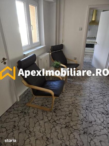 Apartament cu 2 camere decomandat în Victoriei