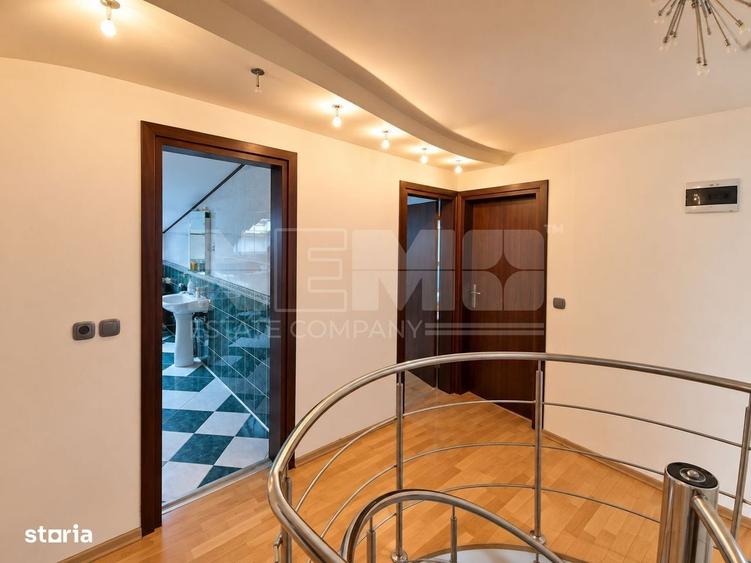 Apartament cu 4 camere în Roșu