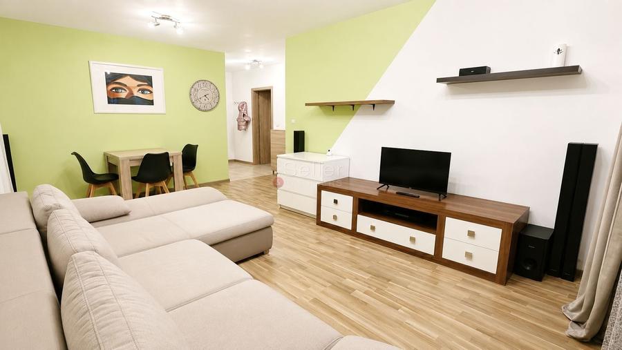 Apartament cu 2 camere decomandat, mobilat în Tractorul