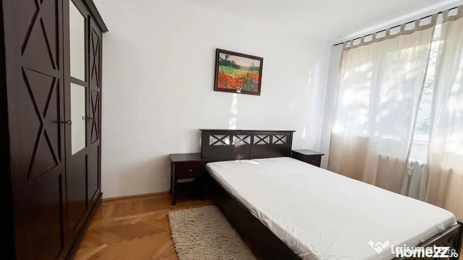Apartament cu 3 camere semidecomandat în Grivița