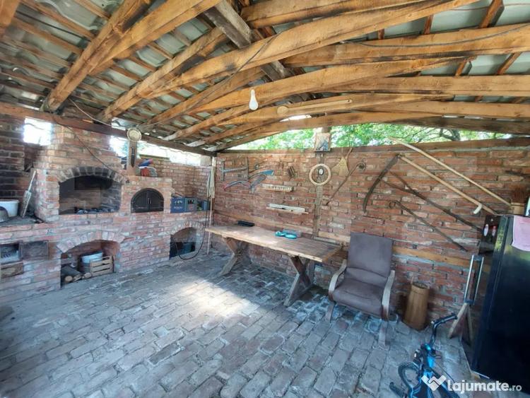 Casă cu 7 camere cu Teren 900 Mp în Săcele