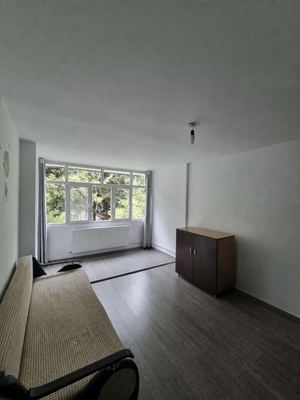 Apartament cu 3 camere decomandat în Negru Vodă