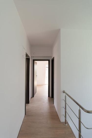Casă cu 5 camere cu Teren 260 Mp în Militari