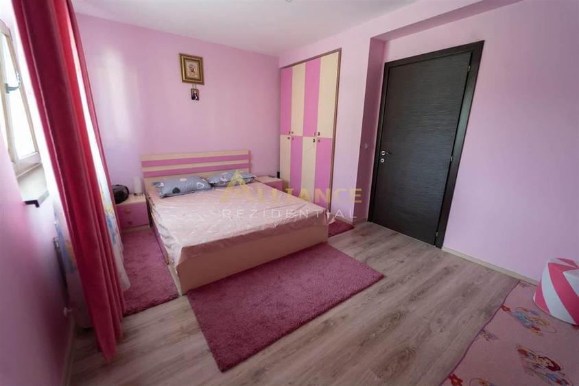 Casă cu 4 camere cu Piscina în Central