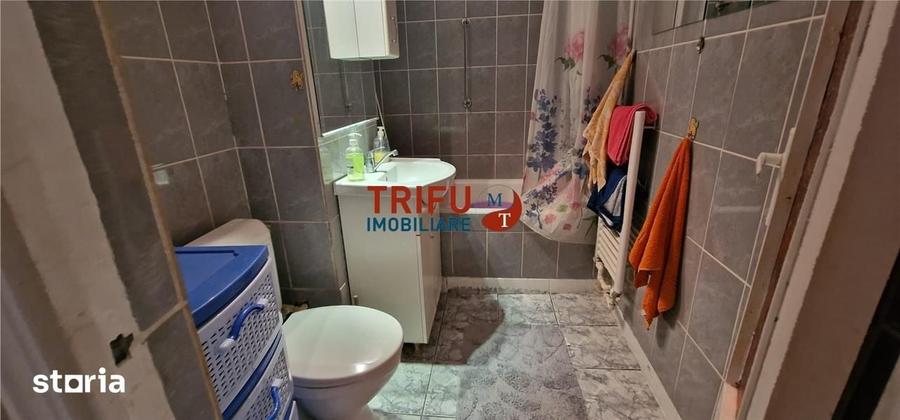Apartament cu 3 camere semidecomandat în Cetate