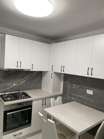 Apartament cu 2 camere semidecomandat, mobilat în Take Ionescu