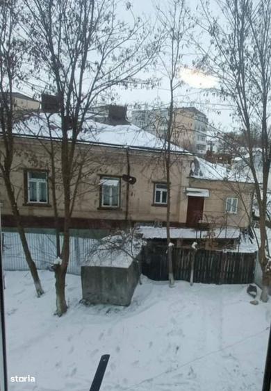 Casă cu 3 camere cu Teren 620 Mp în Central