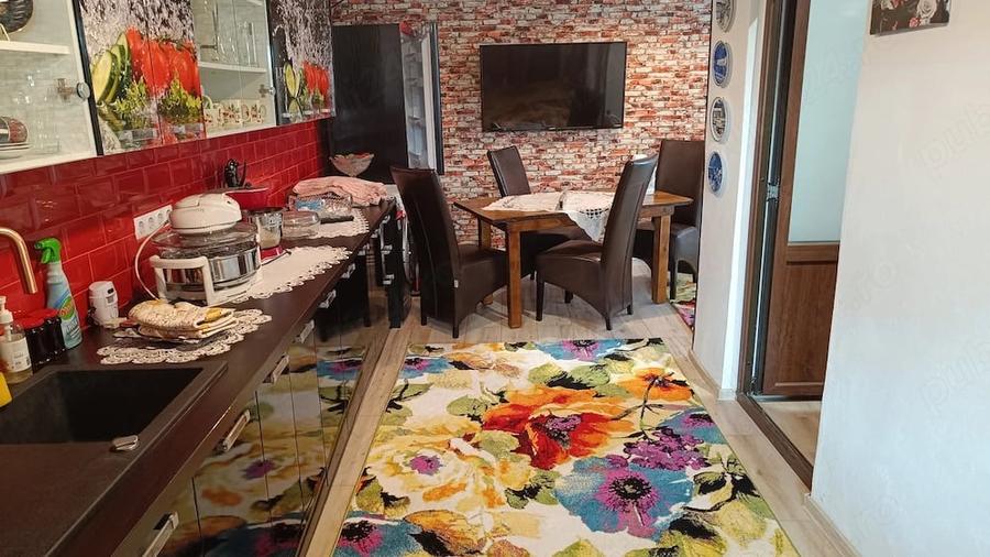 Casă cu 5 camere cu Teren 700 Mp în Cazasu