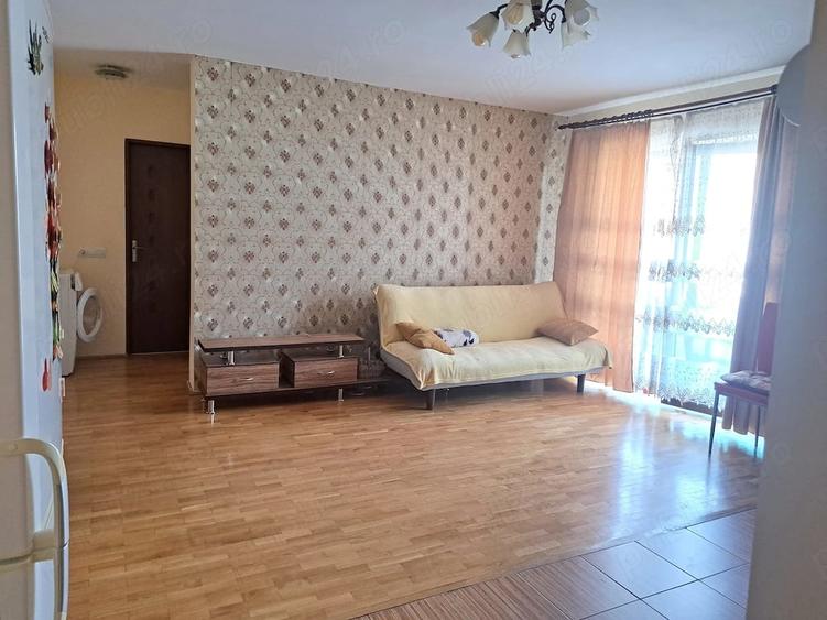 Apartament cu 2 camere semidecomandat în Turnișor