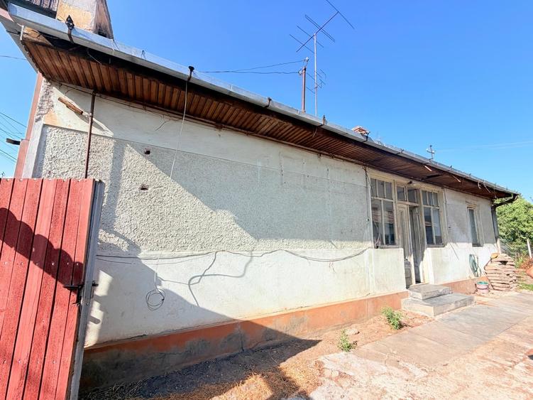Casă individuală cu 2 camere cu Teren 385 Mp în Central