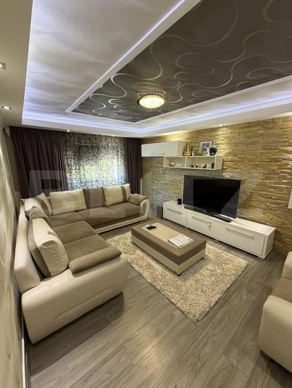 Apartament cu 3 camere decomandat, mobilat în