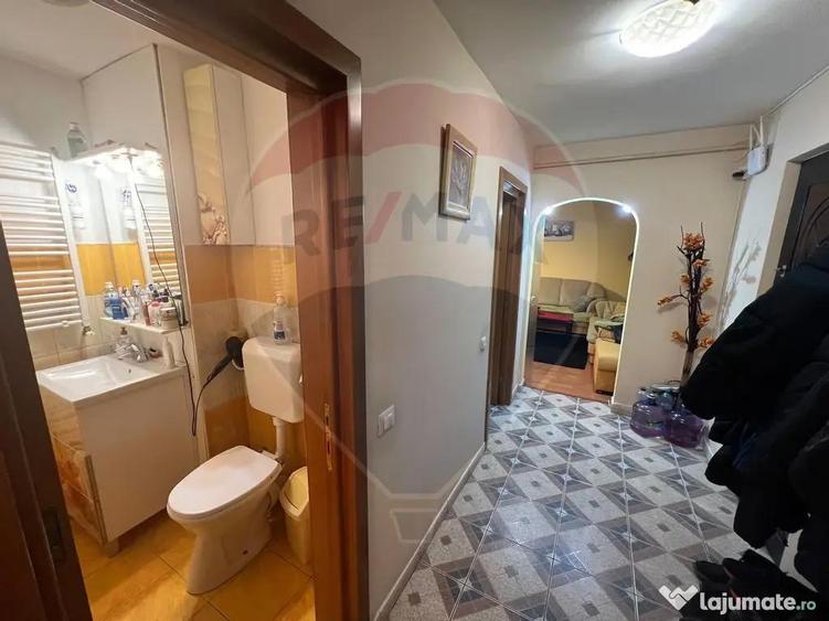 Apartament cu 4 camere decomandat în Central