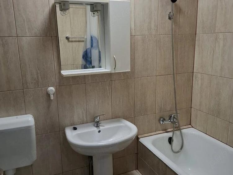 Garsonieră decomandată în Tei