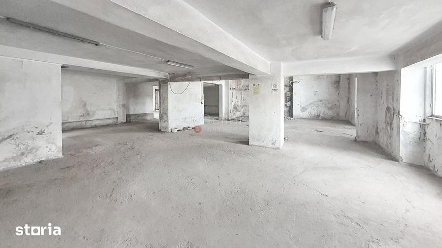 Spațiu comercial, de 1,600 mp, în Râșnov