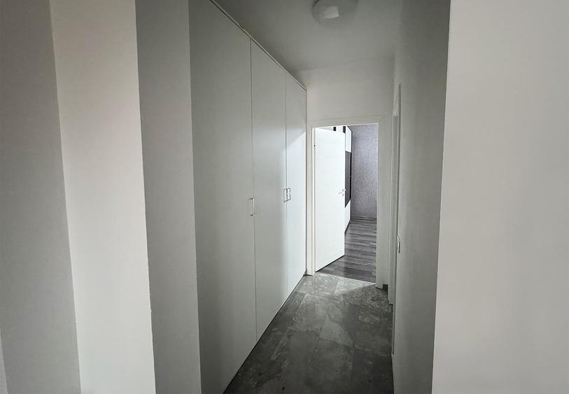 Apartament cu 3 camere în Sisești
