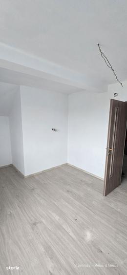 Casă cu 5 camere cu Teren 1000 Mp în Mihai Eminescu