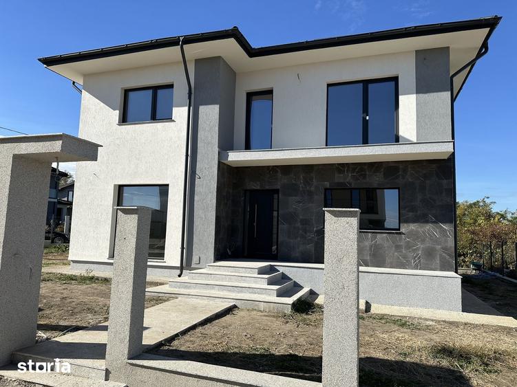 Casă cu 4 camere cu Teren 500 Mp în Podu Roș