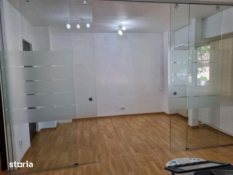 Garsonieră decomandată în Decebal