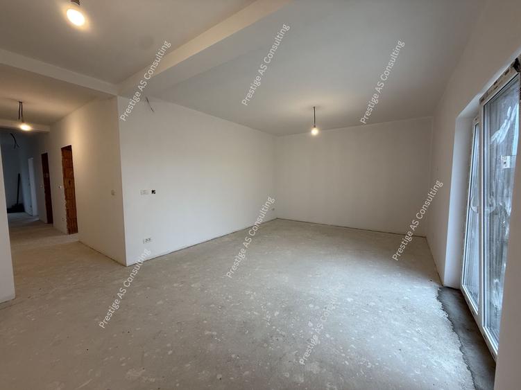 Duplex cu 4 camere cu Canalizare în Giarmata