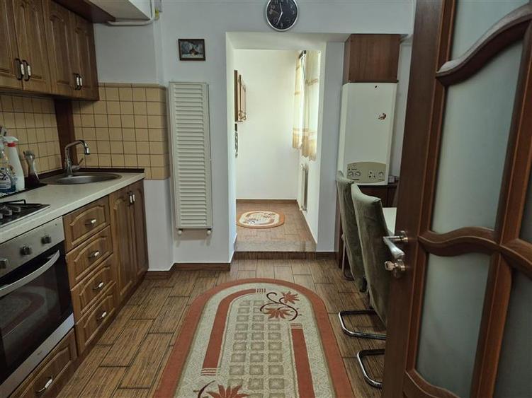 Apartament cu 3 camere decomandat, mobilat în Păcurari