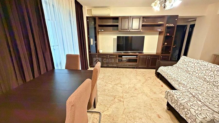 Apartament cu 3 camere semidecomandat, mobilat în Copou
