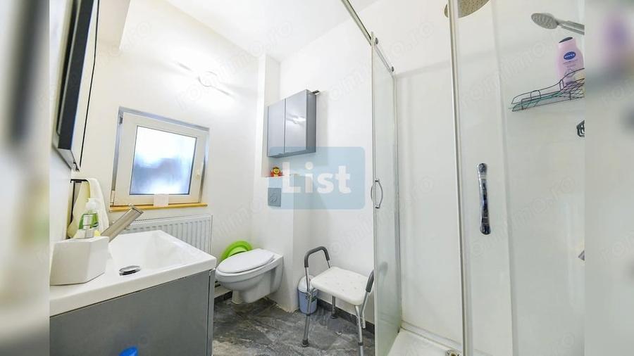 Casă cu 7 camere cu Teren 500 Mp în Gilău