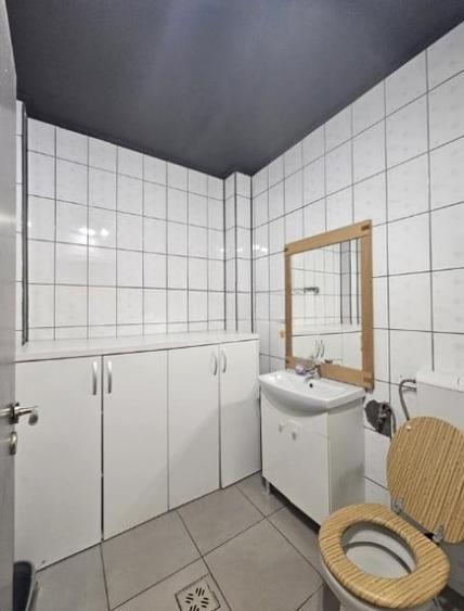Spațiu comercial, de 90 mp, în Capitol