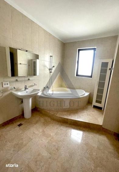 Apartament cu 4 camere în Aviatorilor