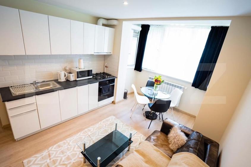 Apartament cu 2 camere decomandat, mobilat în Ultracentral