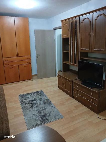 Garsoniera zona girocului Etaj 1 Pret 200 euro - 5