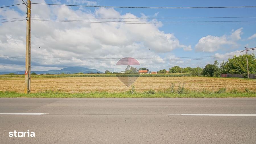 Teren de 800 mp, în Stupini