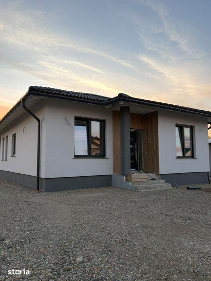 Casă cu 4 camere cu Teren 600 Mp în Oșorhei