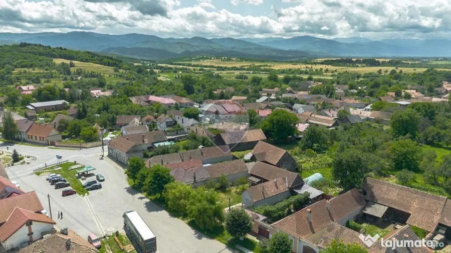 Casă cu 2 camere cu Teren 931 Mp în Șinca